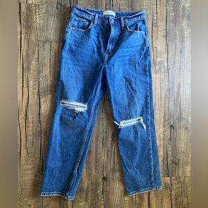 Abercrombie & Fitch Ultra High Rise Ankle Straight Jean 6s